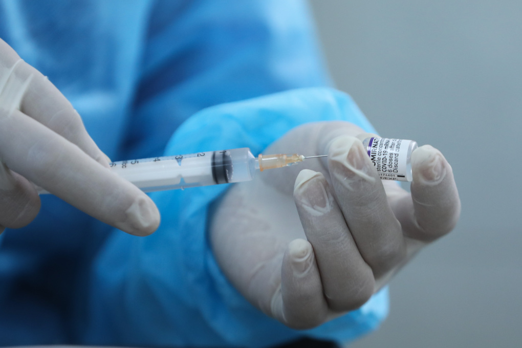 Number of deaths due to COVID-19 sharply decreases in Ho Chi Minh City